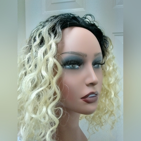 Wig - Picture 2 of 6